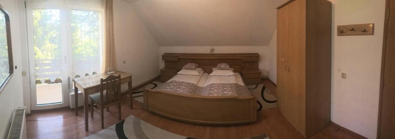 Soaptele Padurii & Casuta Din Padure Sucevita Exteriör bild
